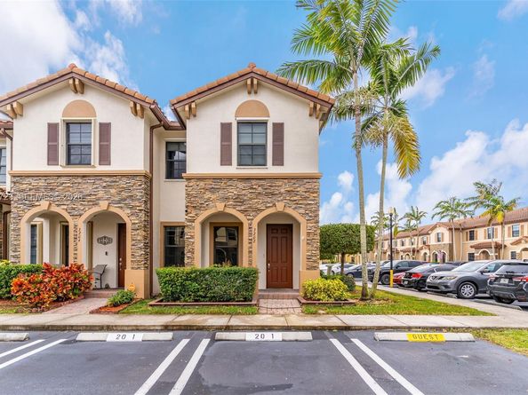 3202 SE 6th St, Homestead FL 33033