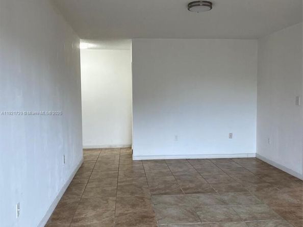 13500 NE 3rd Ct 402, North Miami FL 33161