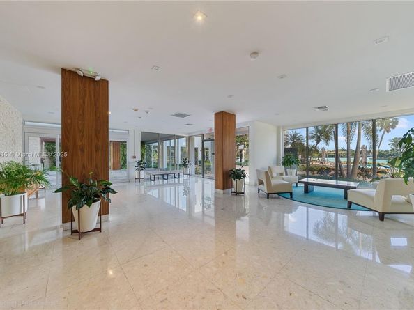 9102 W Bay Harbor Dr 6B, Bay Harbor Islands FL 33154