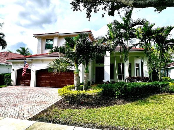 2763 Oakbrook Dr, Weston FL 33332