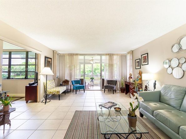 4221 W Palm Aire Dr 203, Pompano Beach FL 33069