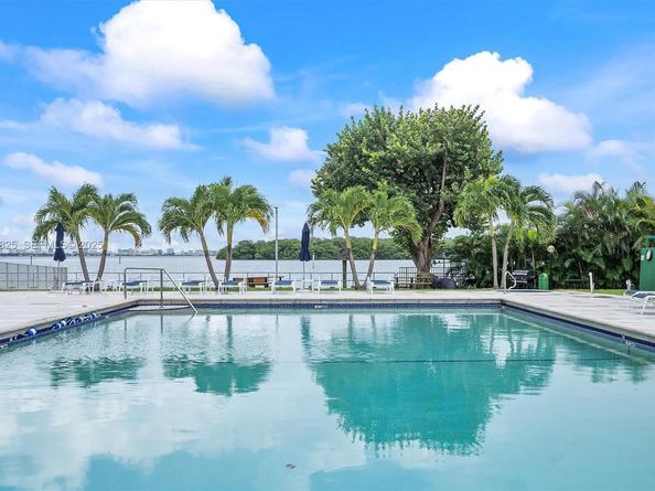 880 NE 69th St 2K, Miami FL 33138