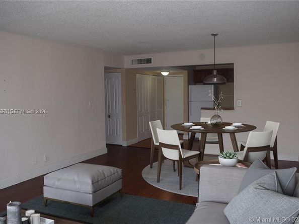 9143 SW 77th Ave B304, Miami FL 33156