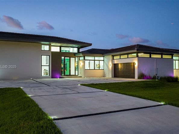 11911 NW 2 St, Plantation FL 33325