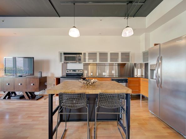 10 SW South River Dr 708, Miami FL 33130