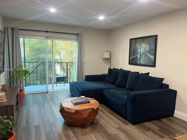 3642 NE 171st St 307, North Miami Beach FL 33160