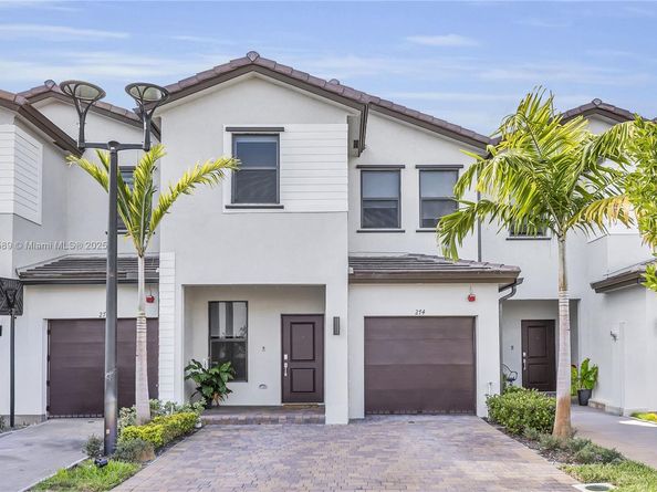 274 SW 159th Pl, Pembroke Pines FL 33027