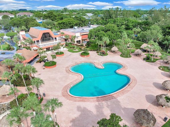 3150 Holiday Springs Blvd 8305, Margate FL 33063