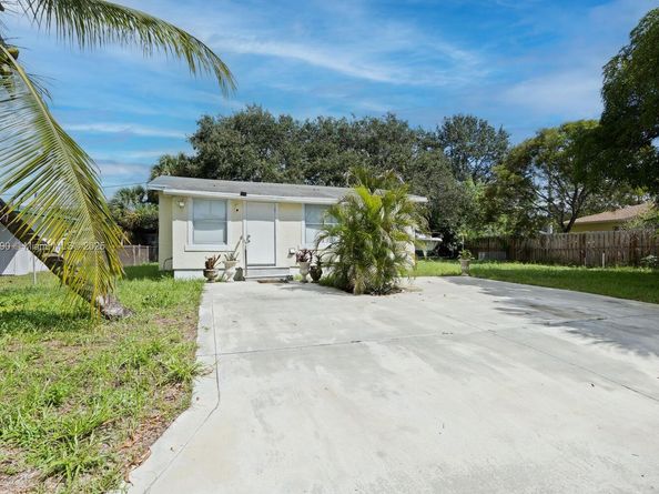 1711 NW 7th Pl, Fort Lauderdale FL 33311