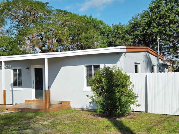 2455 NW 161st St, Miami Gardens FL 33054