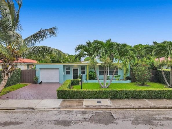 7525 W Treasure Dr, North Bay Village FL 33141