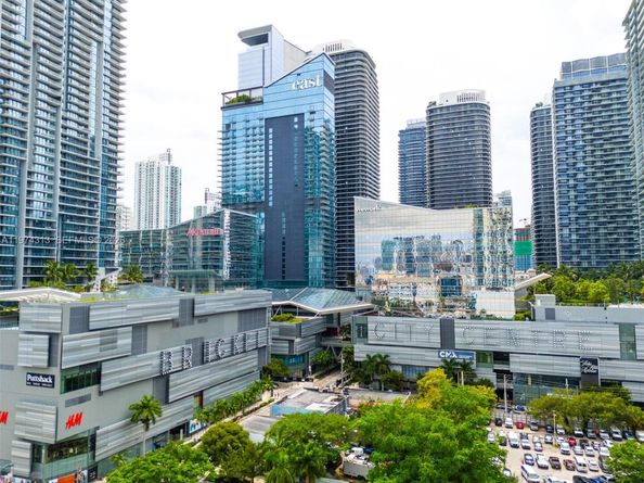 350 S Miami Ave 511, Miami FL 33130