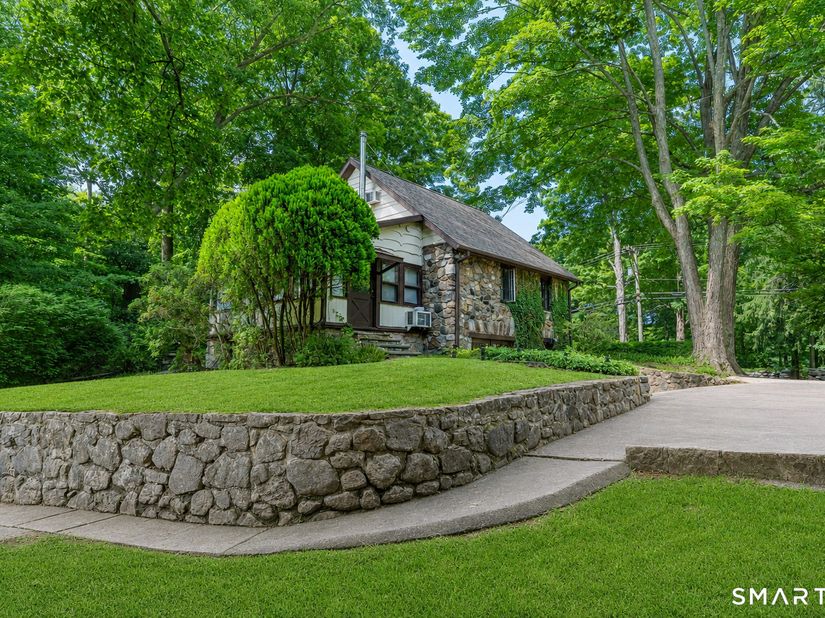 296 Bennetts Farm Road, Ridgefield CT 06877