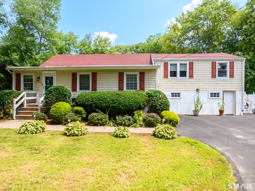 556 Pepper Street, Monroe CT 06468