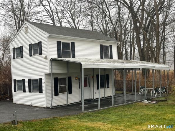 11 S Cove Road, Danbury CT 06811