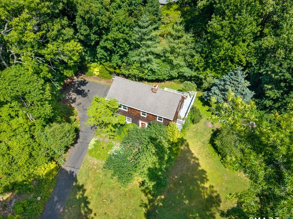 8 Oakledge Circle, Norwalk CT 06854