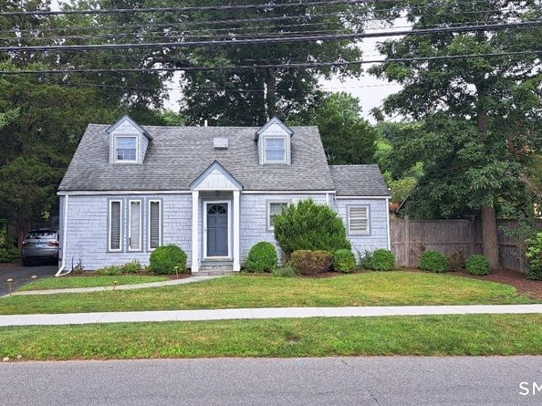 914 S Pine Creek Road, Fairfield CT 06824