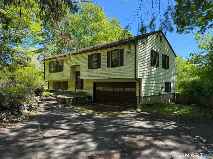 15 Bear Mountain Road, Danbury CT 06811