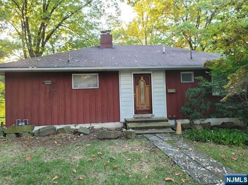 536 Nordhoff Drive, Leonia NJ 07605