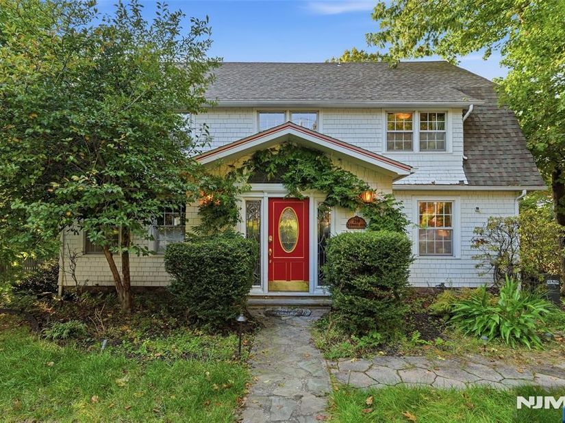 210 Leonia Avenue, Leonia NJ 07605