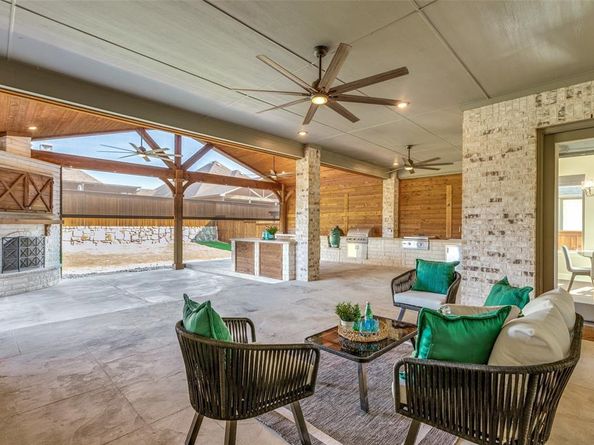 2908  Majestic Prince Street , Celina Texas 75009