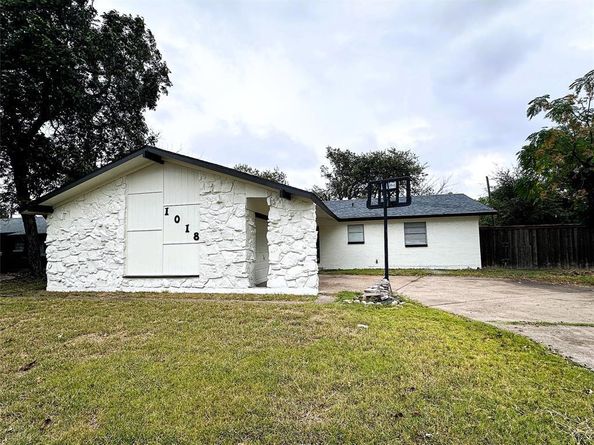1018  Vegas Drive , Garland Texas 75042
