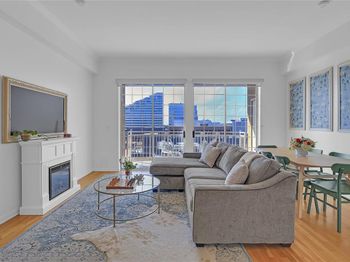 3225  Turtle Creek Boulevard 