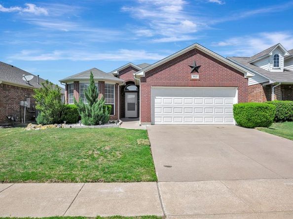 3921  Old Richwood Lane , Fort Worth Texas 76244
