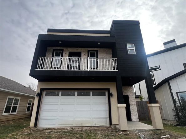 1928  Shaw Street , Dallas Texas 75212