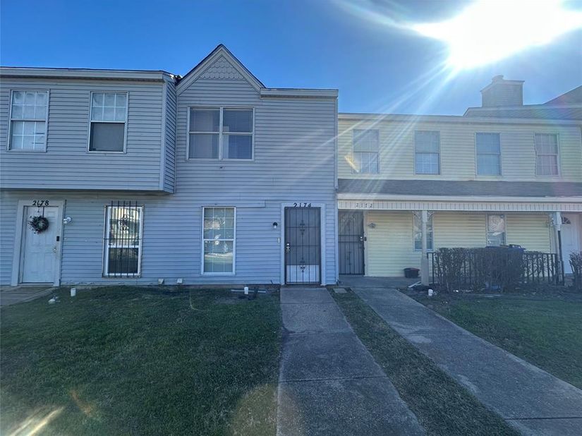 2174  Aspen Drive , Dallas Texas 75227