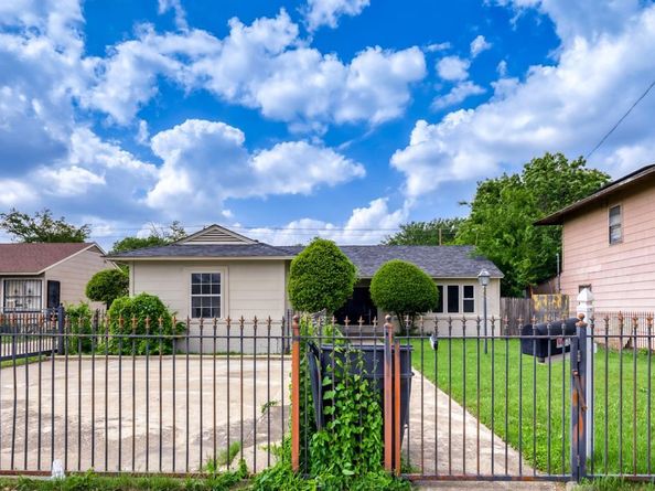 1017  Hoke Smith Drive , Dallas Texas 75224