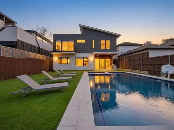 5326  Manett Street , Dallas Texas 75206