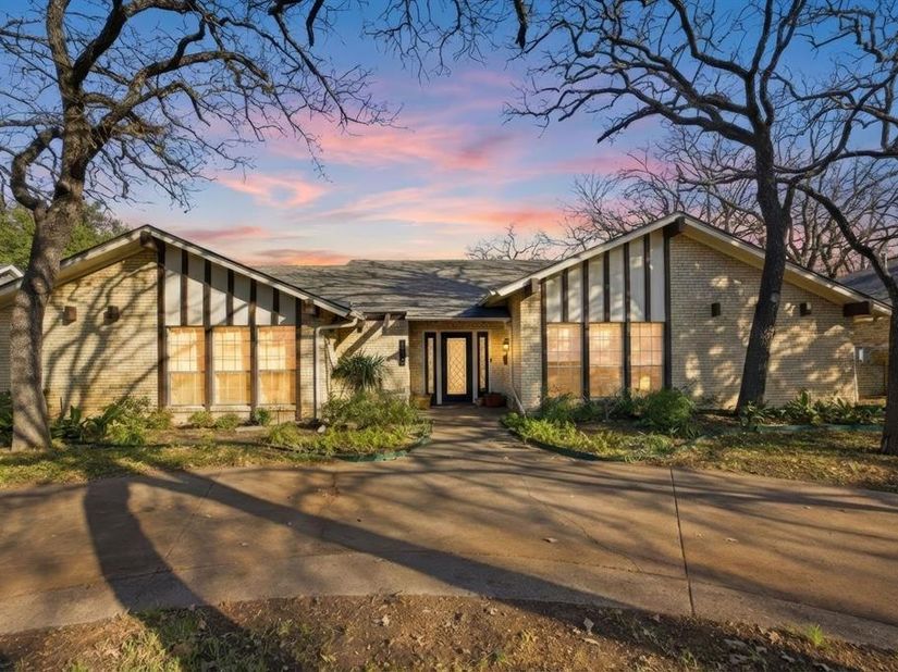 1620  Oak Meadow Drive , Irving Texas 75061