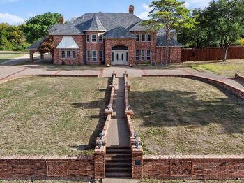 1132  Whispering Oaks Drive 