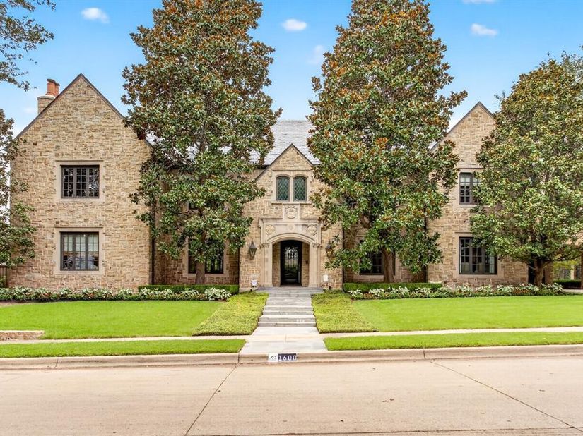 1600  Carleton Avenue , Fort Worth Texas 76107