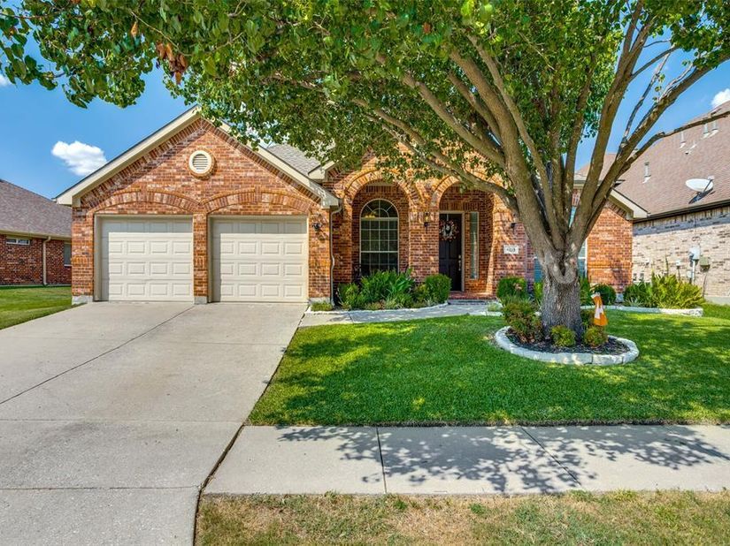 6119  Laurel Crest Lane , Sachse Texas 75048