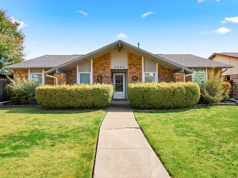 5044  Stanley Drive , The Colony Texas 75056