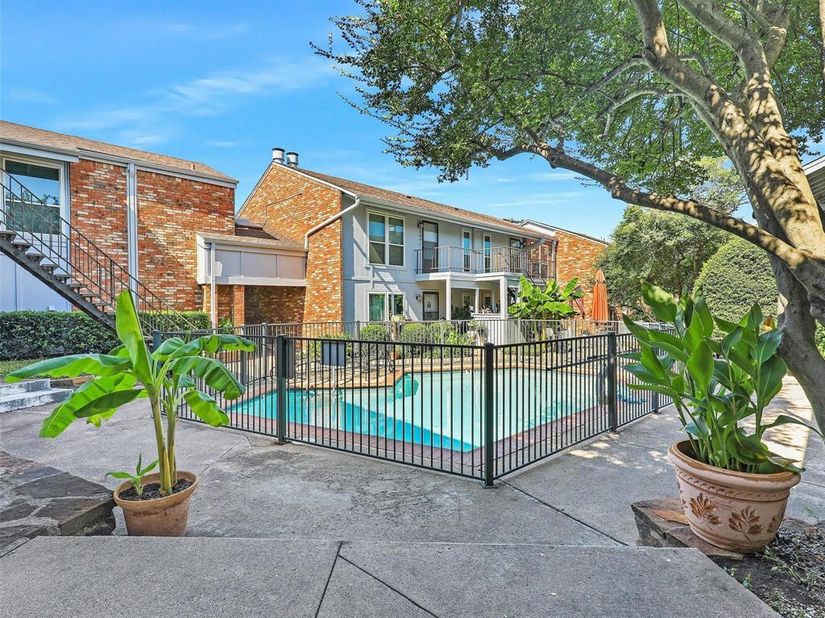 4317  Hartford Street  102, Dallas Texas 75219