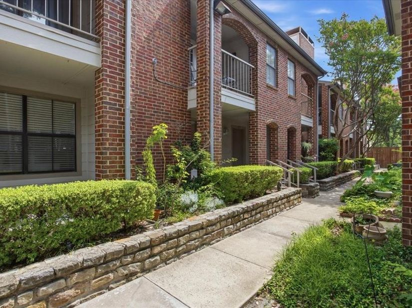 3205  Donnelly   202, Fort Worth Texas 76107