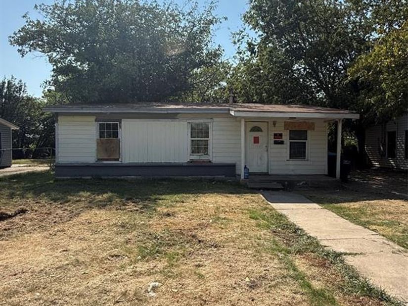4013  Zwolle Street , Fort Worth Texas 76106