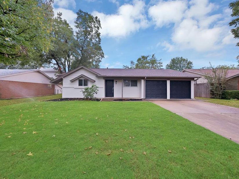 3206  Griffiths Drive , Irving Texas 75061