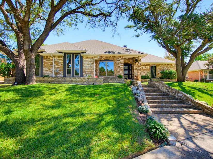 7414  Windmill Lane , Garland Texas 75044