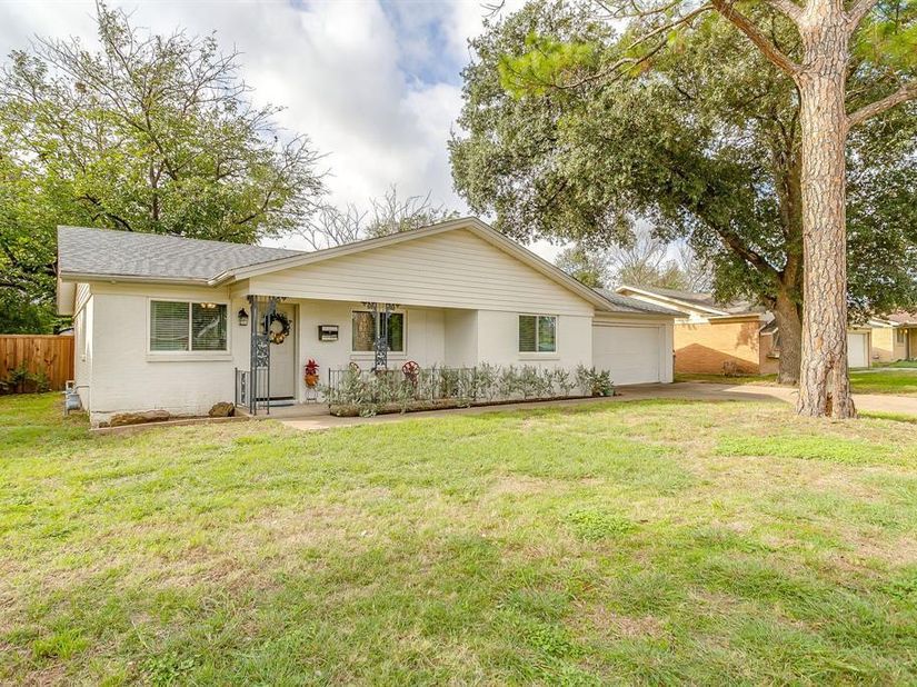 1033  Angela Court , Everman Texas 76140