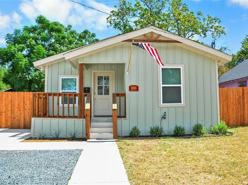 3818  Penelope Street , Dallas Texas 75210