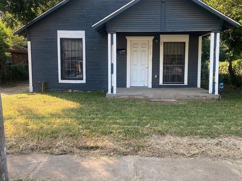 2419  Harding Street , Dallas Texas 75215
