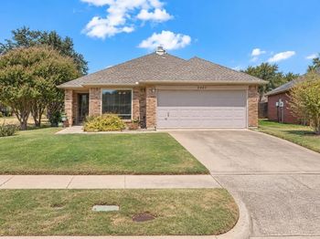 2420  Oakcrest Drive 