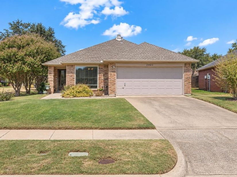 2420  Oakcrest Drive , Garland Texas 75044