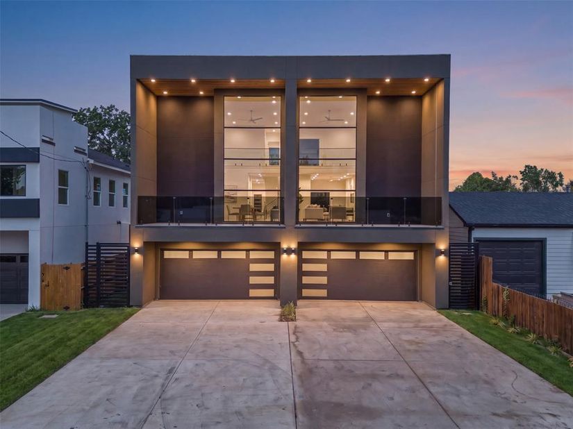818  Lambert Street , Dallas Texas 75203