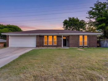 332 W Hallmark Drive 