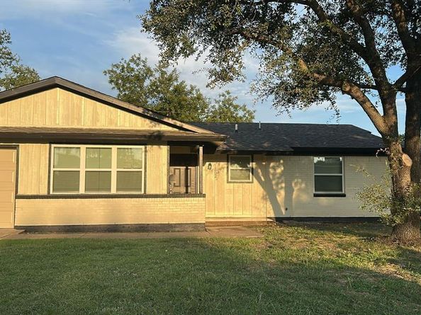 1102  Vegas Drive , Garland Texas 75042